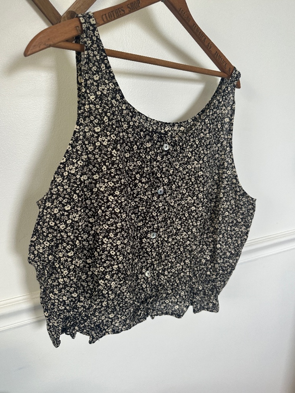 Esby Apparel Floral Button Front Peplum Tank XL